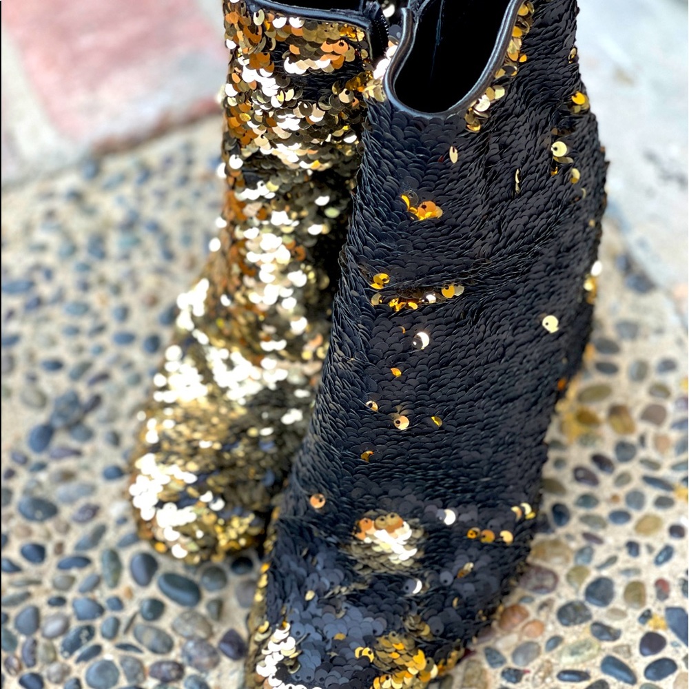 sequence booties steve madden NEW